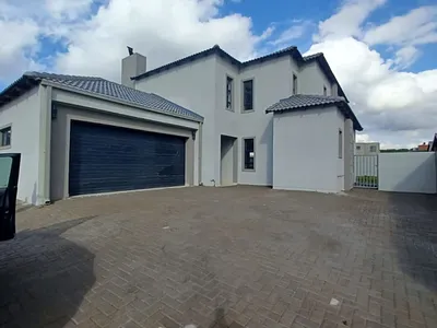 4 Bedroom House For Sale in Pretoria - iZZw.webp