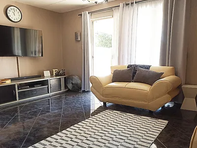 2 Bedroom Townhouse For Sale in Johannesburg - nHPk.webp