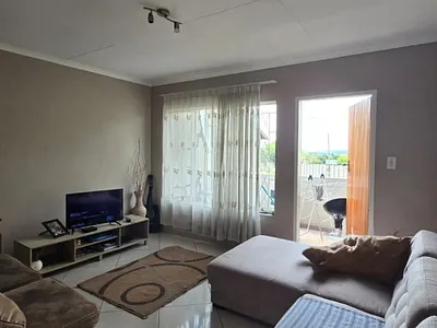 2 Bedroom House For Sale in Edenvale - sw4P.webp