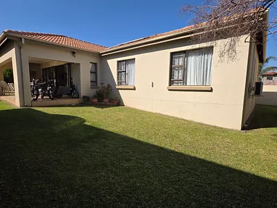 3 Bedroom House For Sale in Edenvale - zdqk.webp