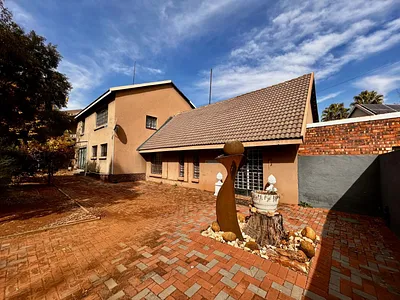 12 Bedroom House For Sale in Centurion - AV0Q.webp