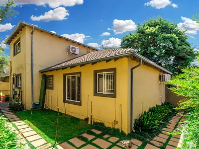 4 Bedroom House For Sale in Randburg - vdZP.webp