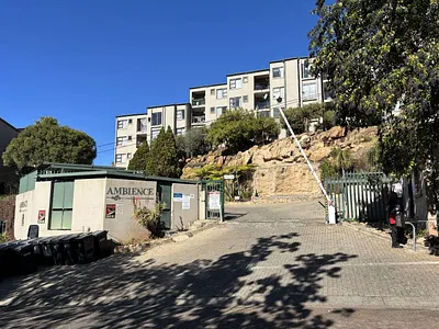 2 Bedroom Apartment For Sale in Roodepoort - 9Ojr.webp