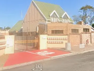 2 Bedroom Townhouse For Sale in Mossel Bay - OMUb.webp