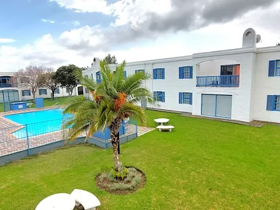 3 Bedroom Apartment For Sale in Gordons Bay - oglF.webp