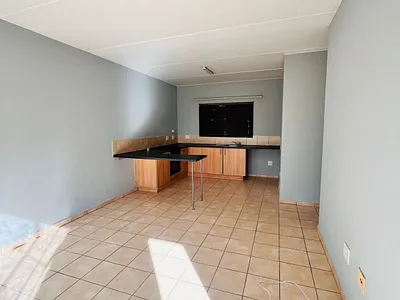 2 Bedroom Apartment For Sale in Roodepoort - o5Yq.webp