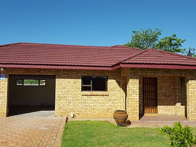 3 Bedroom Townhouse For Sale in Kuruman - awMs.webp
