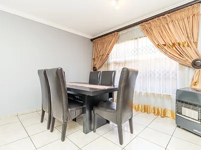 3 Bedroom Townhouse For Sale in Roodepoort - QjIT.webp