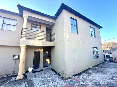 10 Bedroom House For Sale in Roodepoort - uJcz.webp