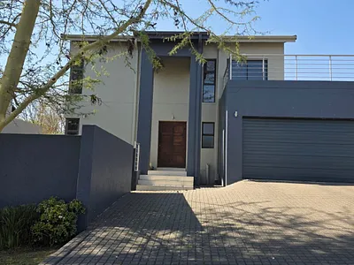 4 Bedroom House For Sale in Edenvale - cyvI.webp