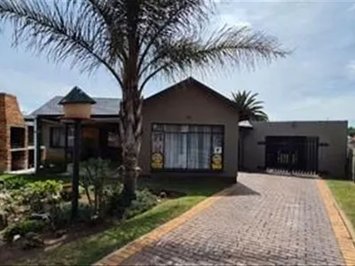 3 Bedroom House For Sale in Boksburg - Rnbt.webp