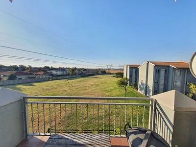 2 Bedroom Apartment For Sale in Boksburg - 0zw3.webp