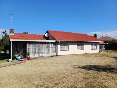 3 Bedroom House For Sale in Germiston - kA39.webp