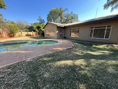 4 Bedroom House For Sale in Mookgopong - rZJK.webp