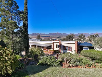 4 Bedroom House For Sale in Ashton - z5iT.webp