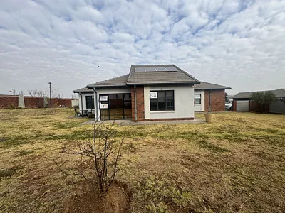3 Bedroom House For Sale in Centurion - cB2D.webp