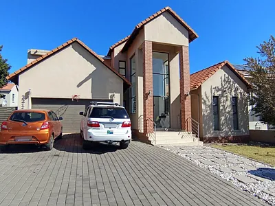 7 Bedroom House For Sale in Centurion - Jcqd.webp