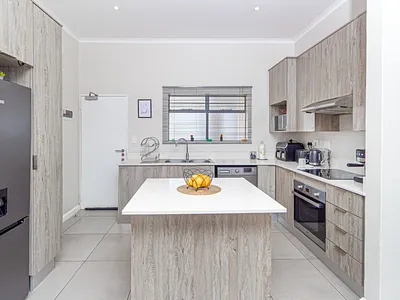 2 Bedroom Apartment For Sale in Sandton - xJNL.webp