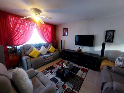 2 Bedroom Apartment For Sale in Pretoria - DxDi.webp