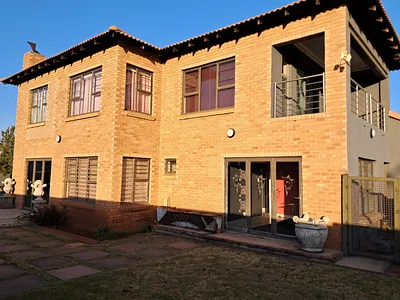 5 Bedroom House For Sale in Rayton - OrgT.webp