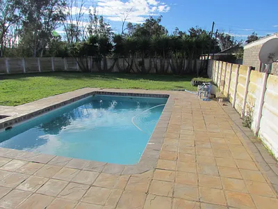 4 Bedroom House For Sale in Despatch - US30.webp