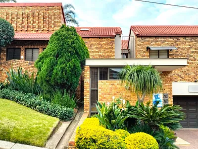 3 Bedroom House For Sale in Roodepoort - hX1l.webp