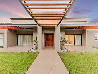 5 Bedroom House For Sale in Krugersdorp - cTBm.webp