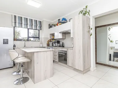 2 Bedroom Apartment For Sale in Randburg - 33mS.webp