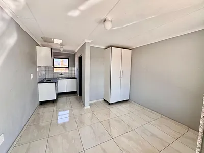 1 Bedroom Apartment For Sale in Burgersfort - zLGI.webp