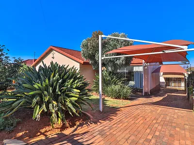 3 Bedroom House For Sale in Germiston - ifZJ.webp