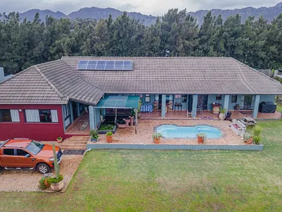 Farm For Sale in Gordons Bay - l9yW.webp
