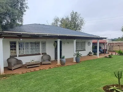 3 Bedroom House For Sale in Germiston - swA1.webp