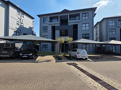 3 Bedroom Apartment For Sale in Edenvale - 9c4l.webp