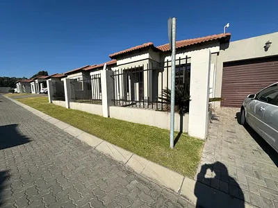 3 Bedroom Townhouse For Sale in Secunda - Bvu8.webp