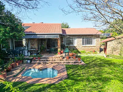 2 Bedroom House For Sale in Sandton - kXkA.webp