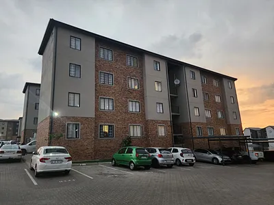 2 Bedroom Apartment For Sale in Johannesburg - cZD5.webp