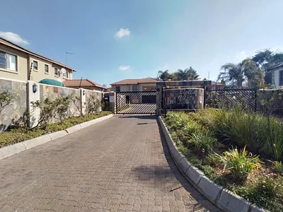 3 Bedroom Townhouse For Sale in Benoni - lhEp.webp