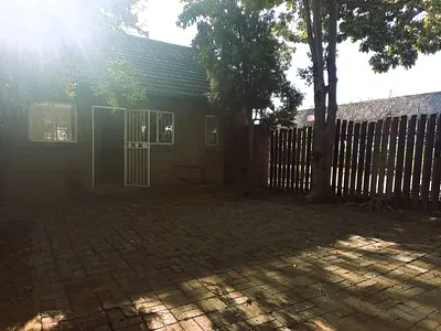 1 Bedroom Townhouse For Sale in Brits - 5qcj.webp
