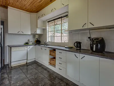 2 Bedroom House For Sale in Port Elizabeth - DUgU.webp