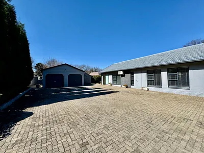 4 Bedroom House For Sale in Secunda - J3TY.webp