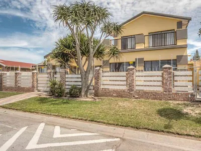 5 Bedroom House For Sale in Port Elizabeth - EkvM.webp