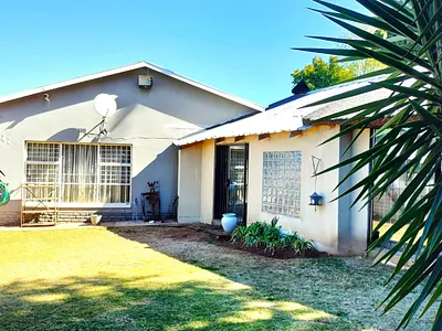 2 Bedroom House For Sale in Krugersdorp - oLXe.webp