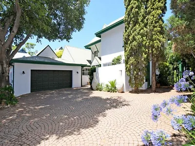 4 Bedroom House For Sale in Centurion - zR9t.webp