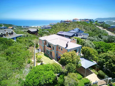 4 Bedroom House For Sale in Sedgefield - tRuZ.webp