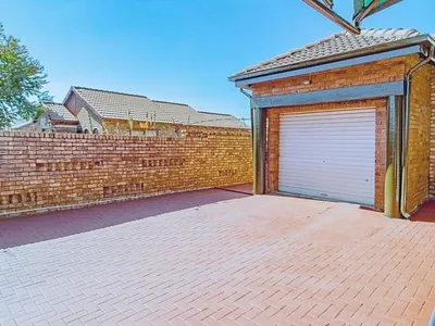 3 Bedroom House For Sale in Akasia - 676Q.webp