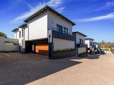 4 Bedroom Townhouse For Sale in Sandton - jtkS.webp