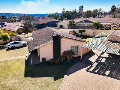 3 Bedroom House For Sale in Edenvale - UsVe.webp