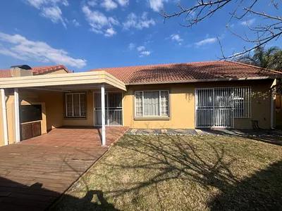 3 Bedroom Townhouse For Sale in Pretoria - tfRP.webp