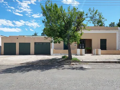 3 Bedroom House For Sale in Graaff-Reinet - JRSk.webp
