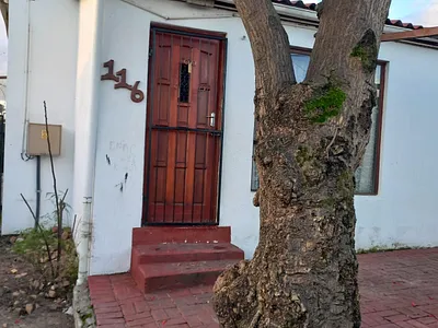 2 Bedroom House For Sale in Paarl - 8lk7.webp